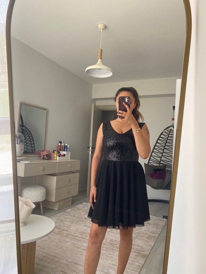 Parlak Siyah V Yakalı Midi Kokteyl Elbisesi - Görsel 3