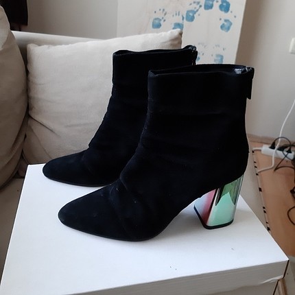 zara bot