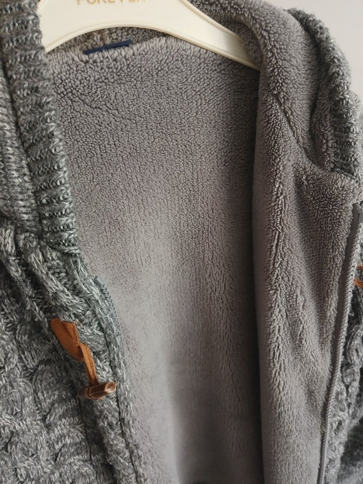 Erkek Çocuk Gri Örgü Hırka - Görsel 2