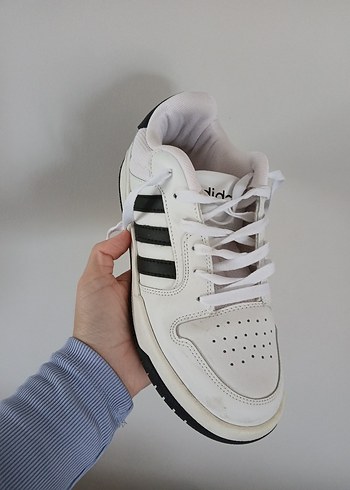 Beyaz Siyah Çizgili Erlek Spor Ayakkabı - Görsel 3