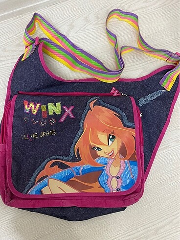 Winx okul çantası