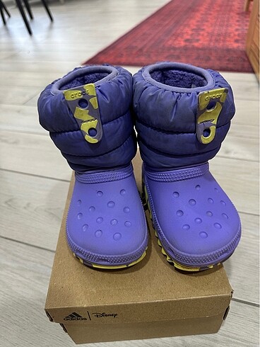23 Beden Crocs kar botu