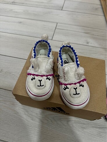 Vans koyun figürlü spor ayakkabı