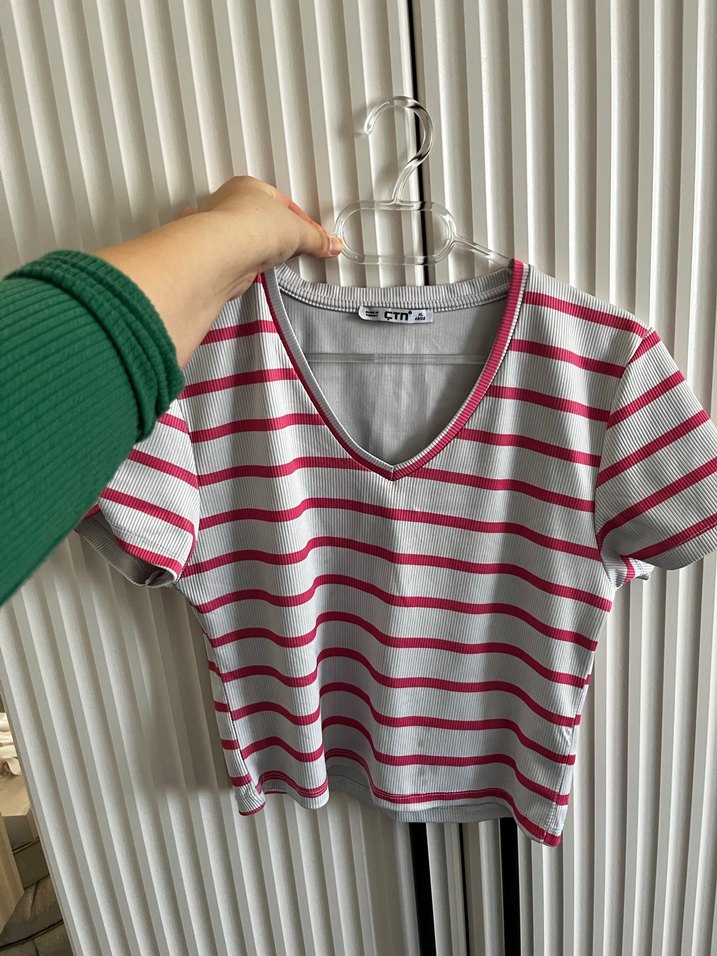Düğmeli Çizgili V Yaka Gri Hamile Tişörtü - Görsel 2
