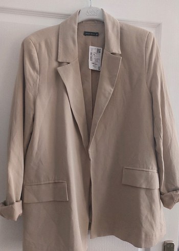 Bej Düğmeli Uzun Kollu Keten Blazer