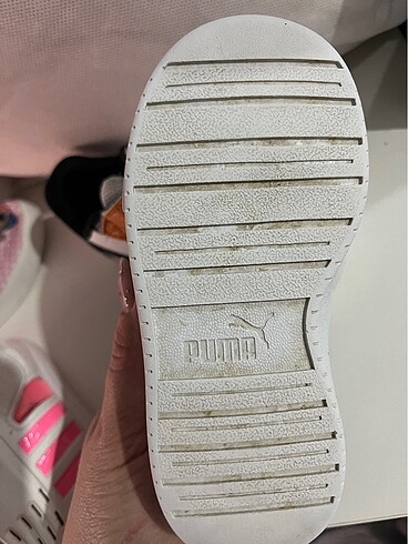 24 Beden beyaz Renk Puma unisex