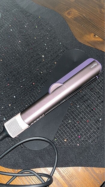 Dyson airstrait