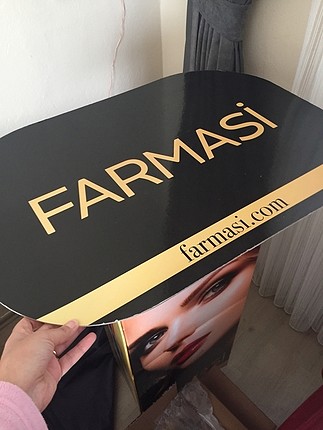 Farmasi stand