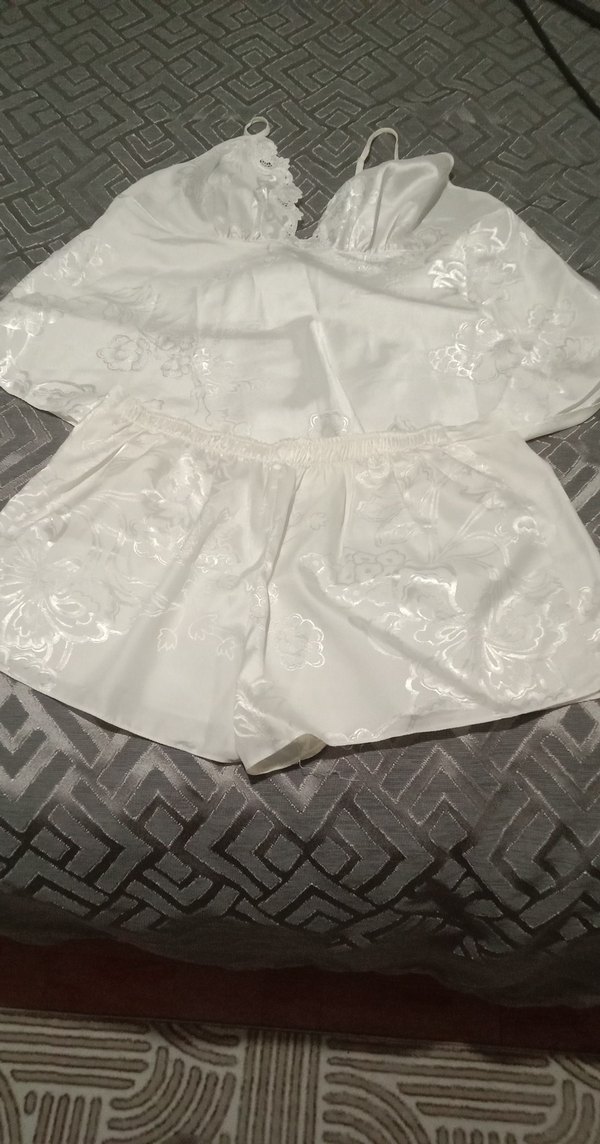 İşlemeli Beyaz Uzun Kadın Sabahlık - Görsel 2