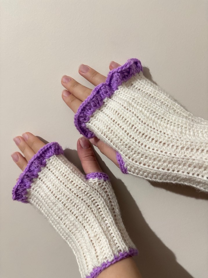 El Örgüsü Mor Detaylı Beyaz Örgü Kadın Eldiven - Görsel 4