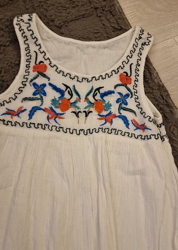 4 Yaş Beden Nakışlı Beyaz Kız Çocuk Bohem Elbise