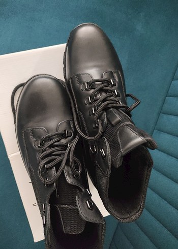 Siyah Kemer Detaylı Erkek Sokak Stili Bot - Görsel 4