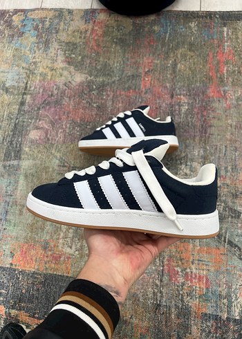 Adidas Kadın Siyah Beyaz Bağcıklı Spor Ayakkabı