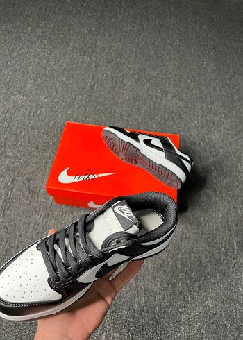 39 Beden siyah Renk Siyah Beyaz Nike Spor Ayakkabı