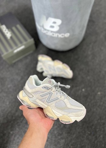New Balance 9060 Beyaz Gri Erkek Spor Ayakkabı
