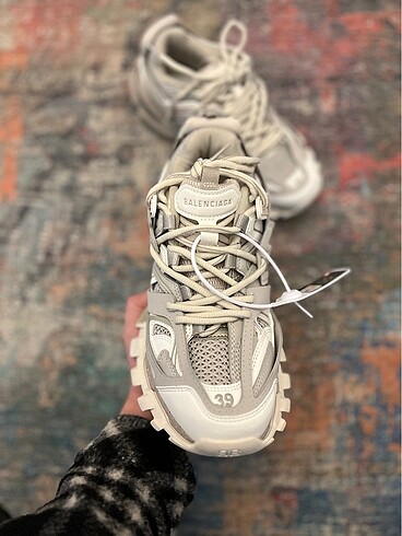 39 Beden Balenciaga Track