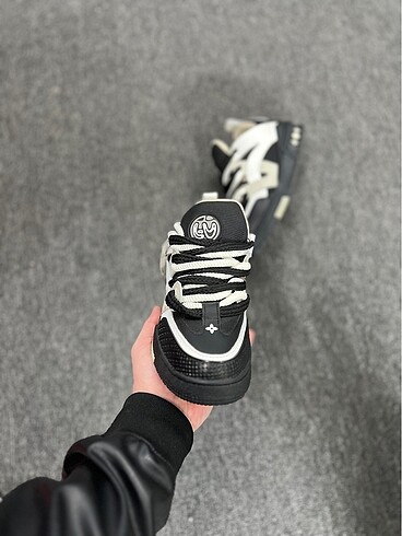 36 Beden Louıs vuıtton Sneaker