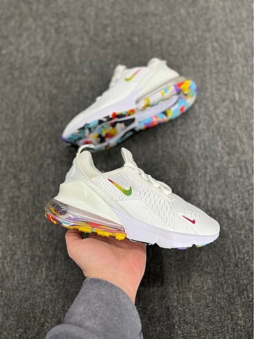 Nike Air Max 270