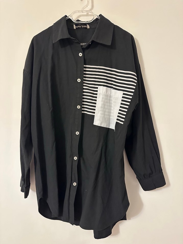 Siyah Düğmeli Uzun Kollu Baskılı Kadın Gömlek - Görsel 2