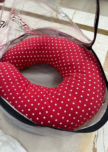 Renkli Baskılı Kırmızı Emzirme ve Hamile Yastığı - Görsel 3