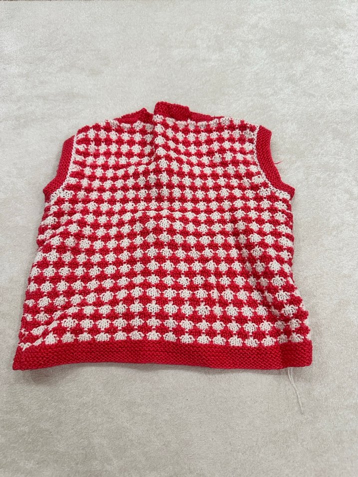 Kız Çocuk Kırmızı Örgü V Yaka Süveter - Görsel 2