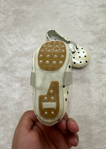 Puantiye Desenli Beyaz Kız Babet Ayakkabı - Görsel 4