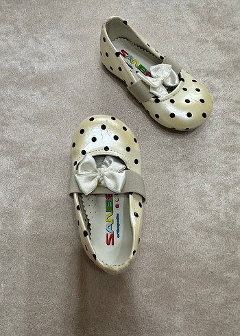 Puantiye Desenli Beyaz Kız Babet Ayakkabı - Görsel 3