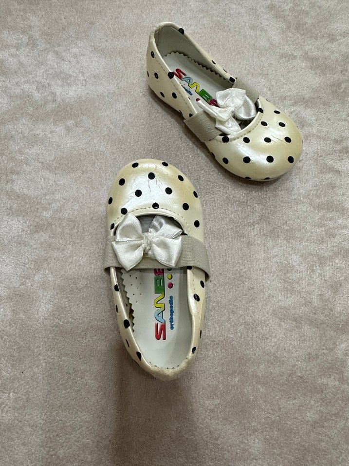 Puantiye Desenli Beyaz Kız Babet Ayakkabı - Görsel 3