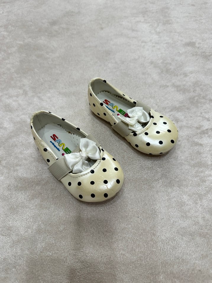 Puantiye Desenli Beyaz Kız Babet Ayakkabı - Görsel 2