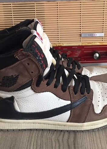 Nike Jordan (Travis Scoot) 