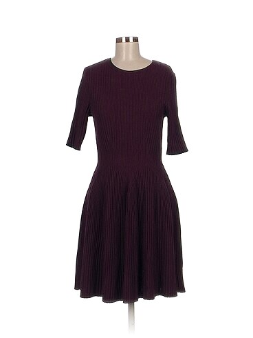 Ted Baker Kısa Elbise %70 İndirimli.