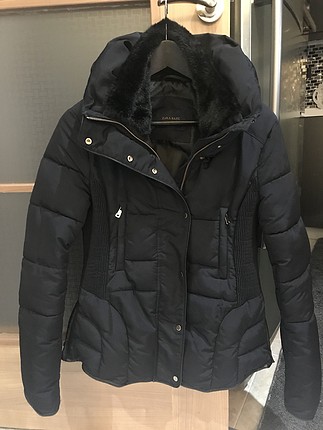 ZARA MONT