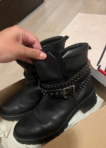 Diğer Siyah Deri Tokalı Yüksek Topuklu Kadın Bot