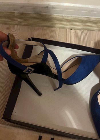 Bambi Koyu Mavi Süet Tokalı Stiletto Topuklu Ayakkabı