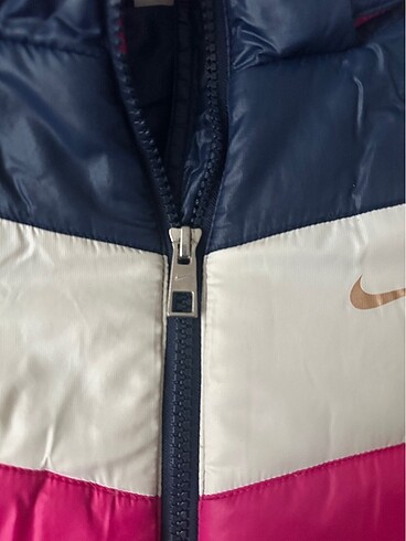 8 Yaş Beden lacivert Renk Orjinal Nike kız çocuk mont 8-10 yaş