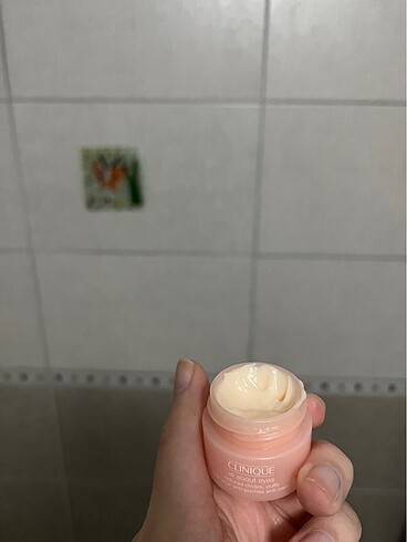 Clinique göz kremi - Görsel 3