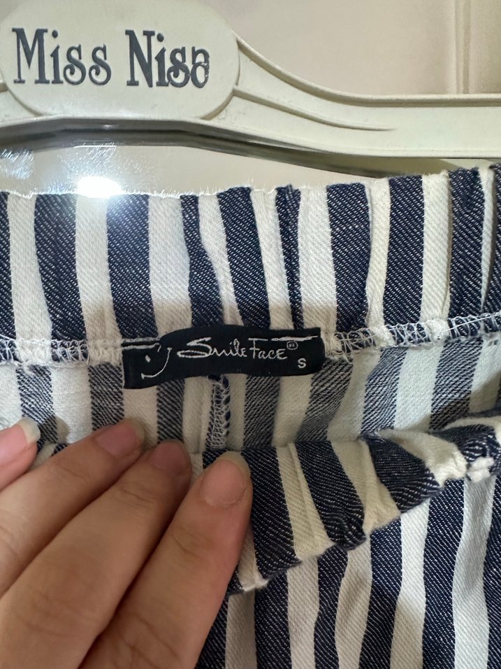 Kadın Beyaz Siyah Çizgili Pilili Pantolon - Görsel 2