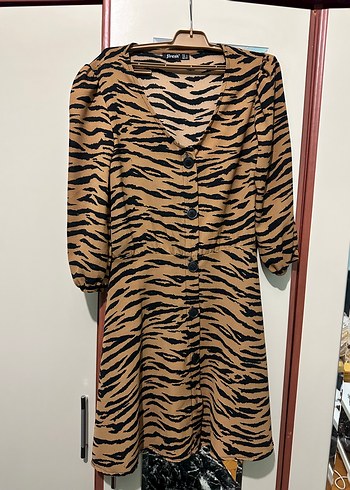 Kahverengi Zebra Desenli Midi Elbise