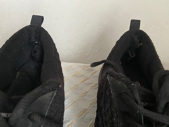 40 Beden Skechers siyah spor ayakkabı