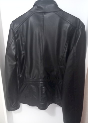 42 Beden Parlak Siyah Deri Biker Ceket