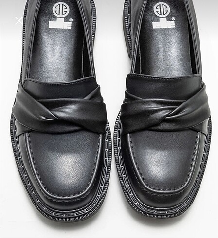 Elle Elle Loafer