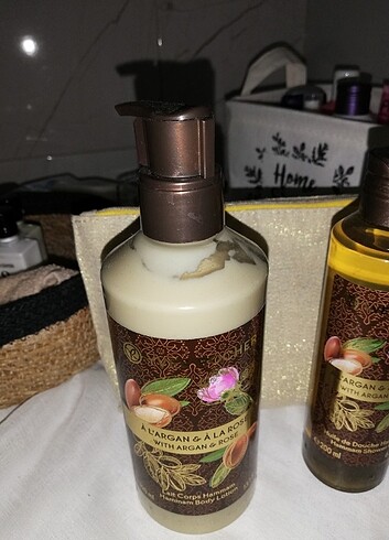 Yves rocher Duş yağı ve vücut losyonu