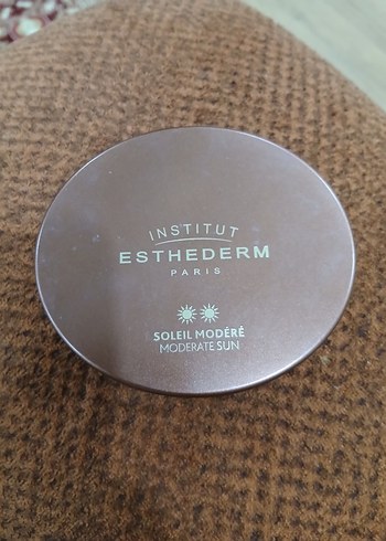 Esthederm