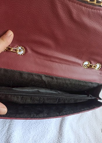 Zincir Detaylı Bordo Kadın El Çantası - Görsel 5