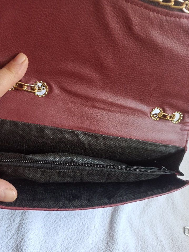 Zincir Detaylı Bordo Kadın El Çantası - Görsel 5