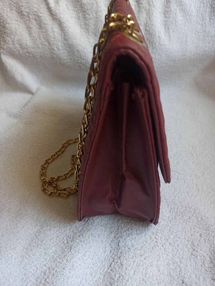 Zincir Detaylı Bordo Kadın El Çantası - Görsel 3