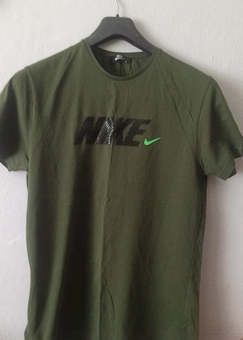Nike Erkek Koyu Yeşil Tişört