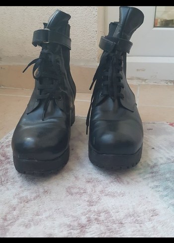 %100 deri Siyah Kadın Bot - Görsel 2