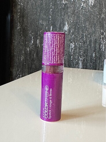 Avon red scandal ruj
