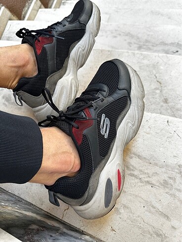 SKECHERS MARKALI ERKEK AYAKKABISI